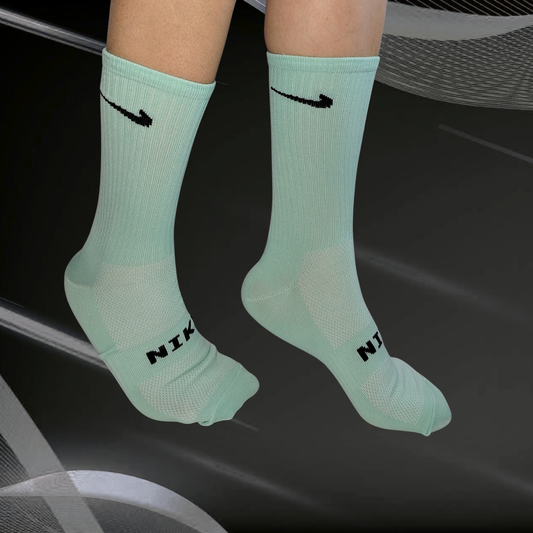 Medias deportivas NK, color verde menta
