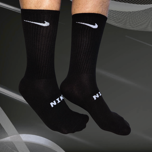 Medias deportivas NK, negras