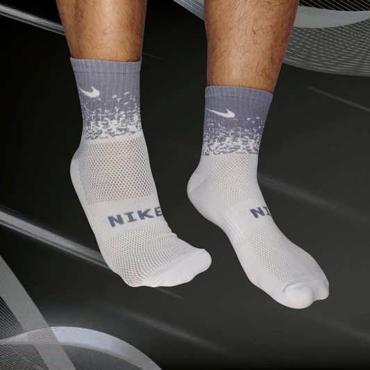 Medias deportivas en degradado NK, gris oscuro con gris claro