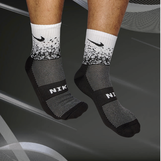 Medias deportivas en degradado NK, negro con blanco