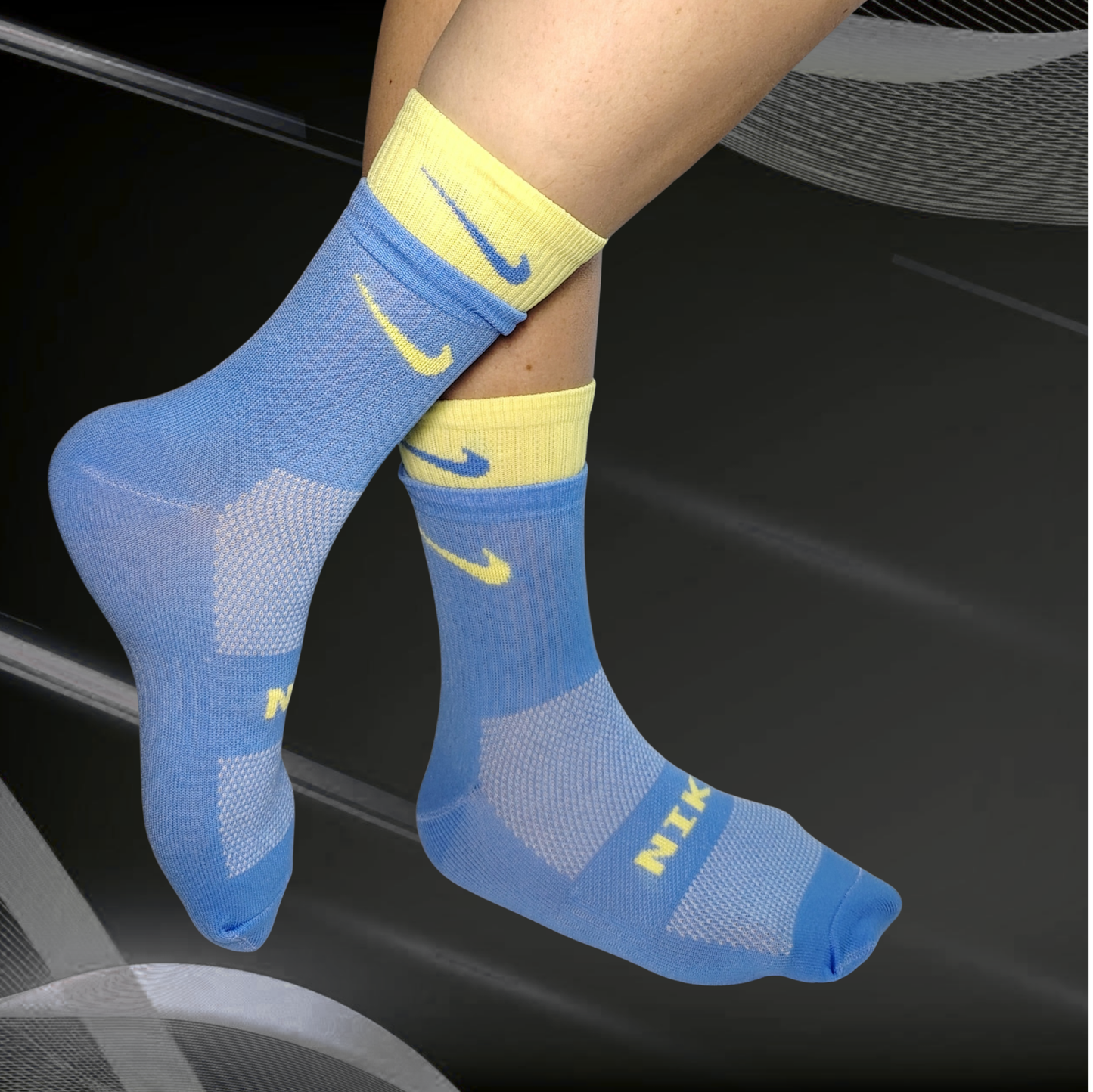Medias deportivas doble púño color amarillo y azul