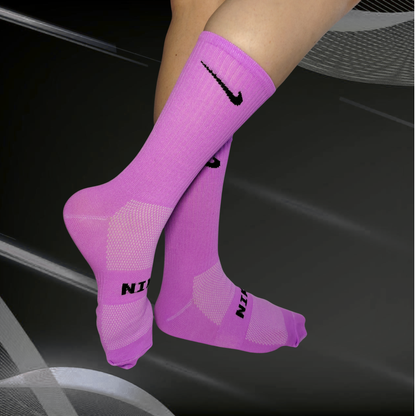 Medias deportivas NK, color fucsia